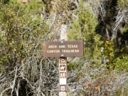 hiking_trail_sign