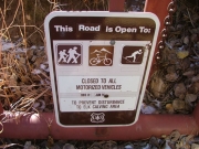 seasonal_gate_sign_2