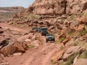 jeeps_on_the_cliff