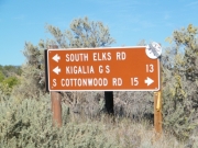 sign_for_cottonwood_road