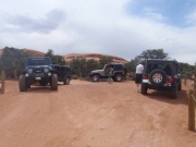jeeps_at_la_boca_arch