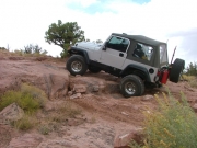 wayne_on_rocks