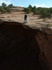 mike_over_the_ledge