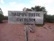 bagpipe_butte_overlook_sign
