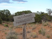 french_cabin_parking_sign