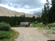cabin_on_the_way_to_the_lake