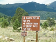 trailhead_sign