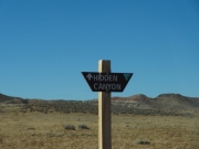 sign_at_the_intersection