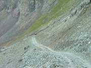 narrow_shelf_road_down