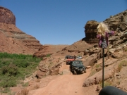 jeeps_on_the_edge