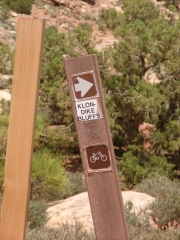 trail_sign_3