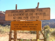 sign_1_at_locked_gate
