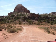 trailhead_to_the_right
