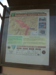 rattlesnake_arches_hike_sign_4
