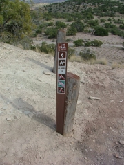 rattlesnake_arches_hike_sign_5