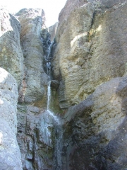 narrow_waterfall
