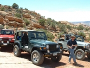 jeeps_at_the_second_overlook