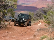 dave_climbing_the_ledges_near_the_rim