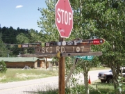 ski_road_sign