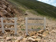 gate_near_straight_trestle