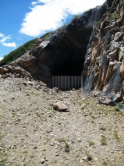 needle_eye_tunnel