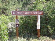 castle_valley_overlook_sign