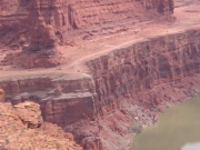 trail_next_to_the_river