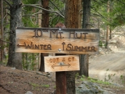 skiing_and_hiking_signs